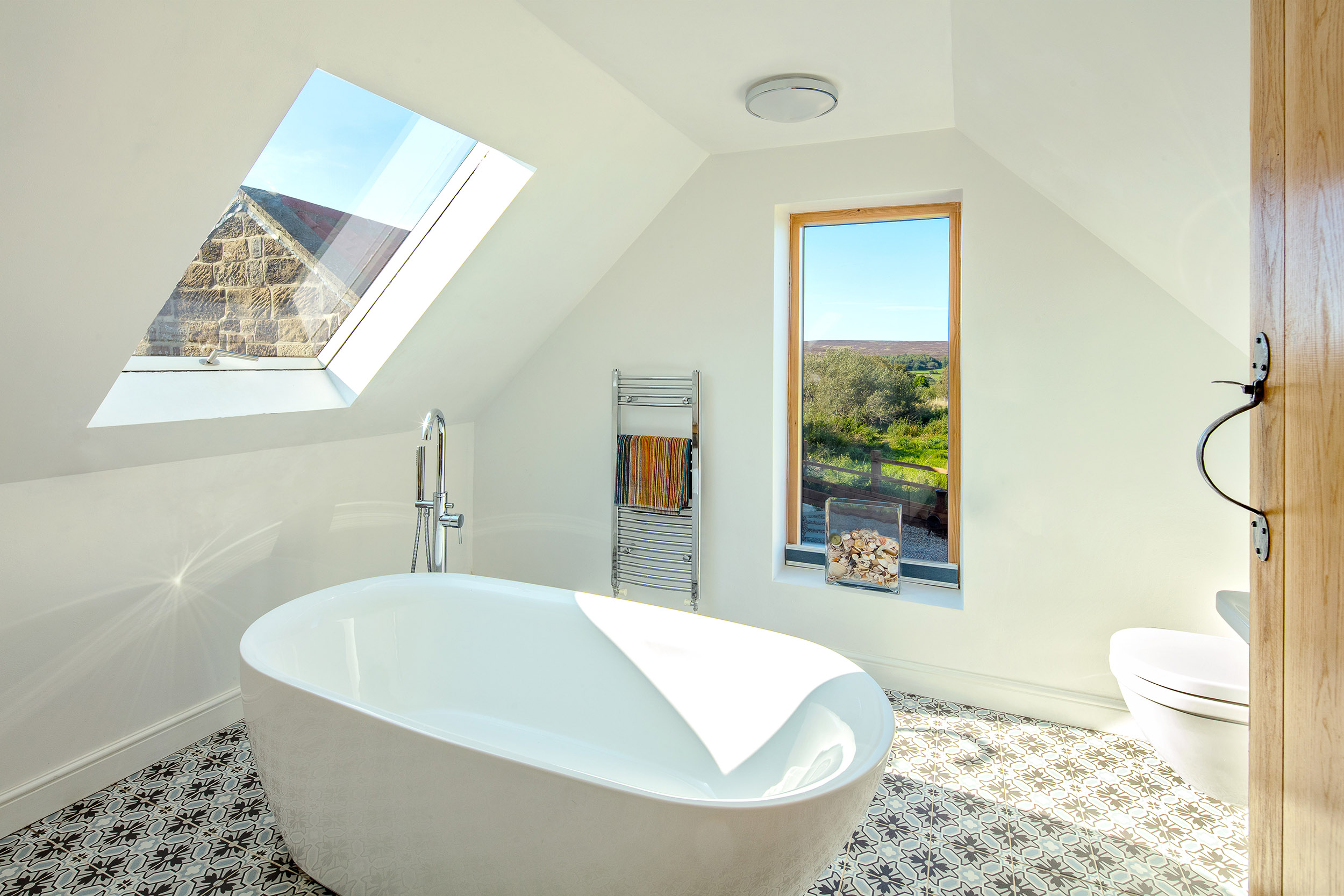 harper-perry-architects-housing-barn-westerdale-north-yorkshire-bathroom-rooflight